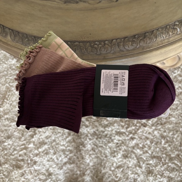 NWT Ted Baker Women's Ankle Socks 3 Pack 5.5 to 9.5 Multicolor and Solid - Picture 2 of 3